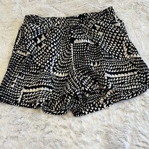TYCHE Printed shorts with pockets